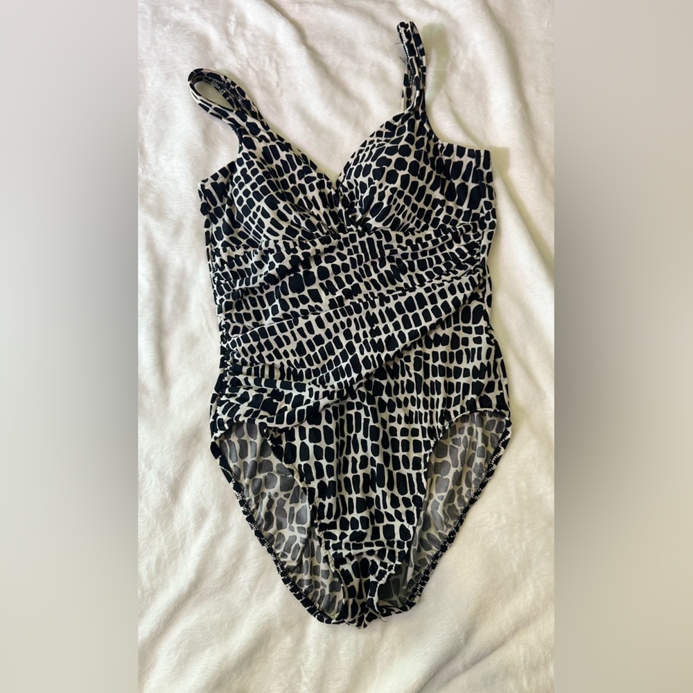 Black and White Printed Women’s Halter Top